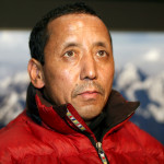Nepálský horolezec a pokořitel Mount Everestu Apa Sherpa při návštěvě V ČR v roce 2009.