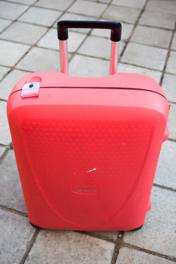 růžový kufr